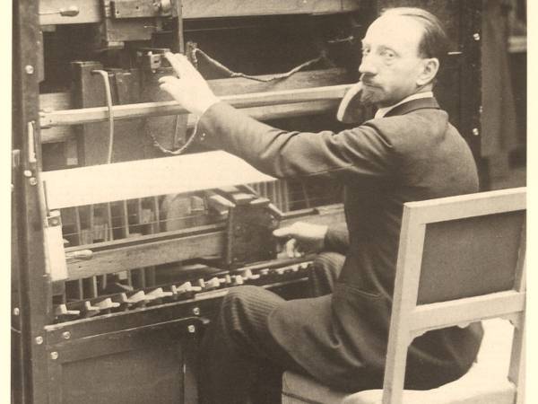 Luigi Russolo behind his Russolophono